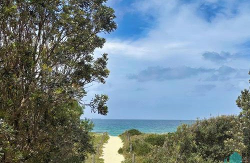 Blacksmiths House | Barefoot at Blacksmiths Beach