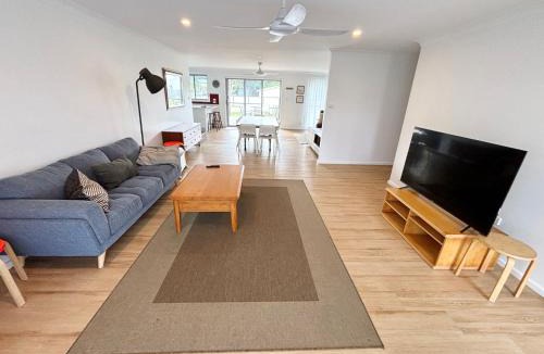Hat Head House | Barefoot Bungalow - Bring your own linen