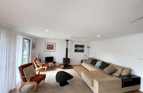 Hat Head House | Barefoot Bungalow - Bring your own linen