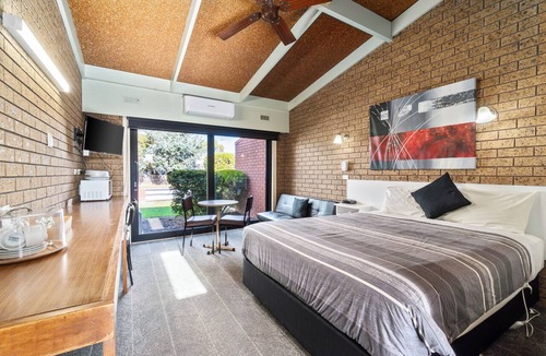 Colac Hotel | Baronga Motor Inn
