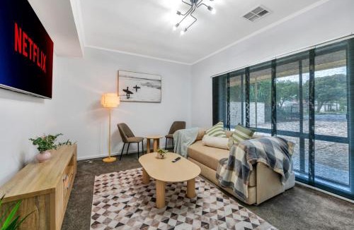 Elizabeth Downs House | Barossa Gateway - Elizabeth Family Brick House