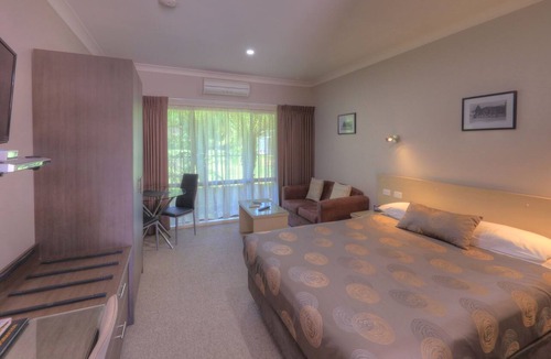 Bright Hotel | Barrass's John Bright Motor Inn