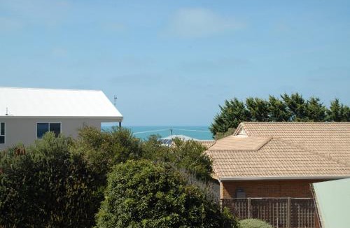 Middleton House | Bashams Beach House 7 Sun Crt Middleton - No Linen Included