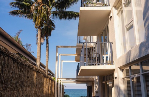Mona Vale Apartment | Basin Beachfront - Steps to the Sand! Secure Beachfront Apartment with Parking