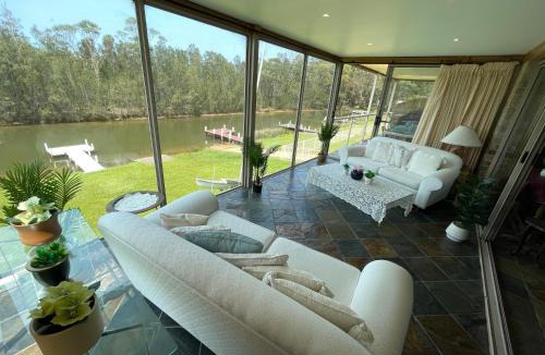 St. Georges Basin House | BasinWaterStays Waterfront Jetty - SHARE Home - Brm2 QueenBed room - Shared Bathroom - see Profile & Photos