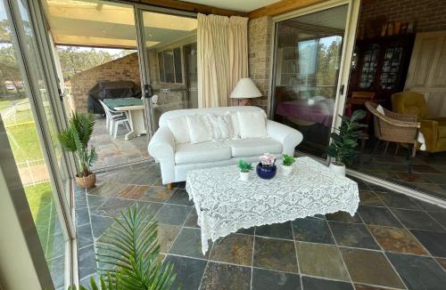 St. Georges Basin House | BasinWaterStays Waterfront Jetty - SHARE Home - Brm2 QueenBed room - Shared Bathroom - see Profile & Photos