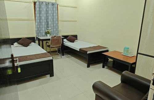 Dibrugarh Hotel | Basudev Lodge