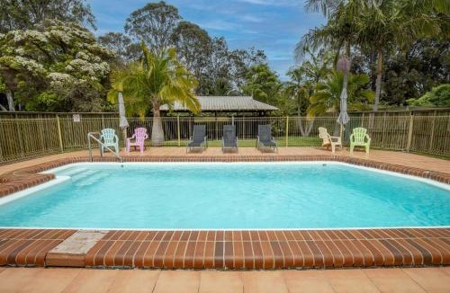 Batehaven Apartment | Batemans Bay Studio Escape with Lush Vista