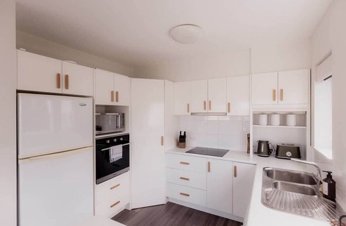 Battery Point Apartment | Battery Point Apartment with River Views