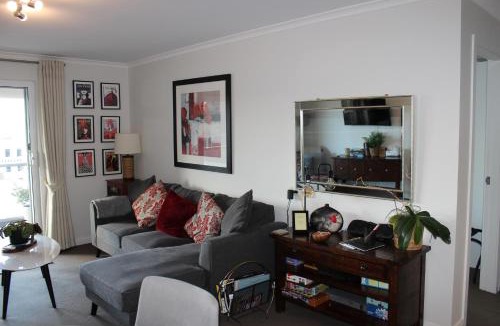 Battery Point Apartment | Battery Point Apartment on Hampden