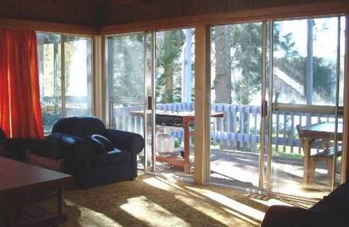 Kings Point House | "Battunga" - a lakeside retreat
