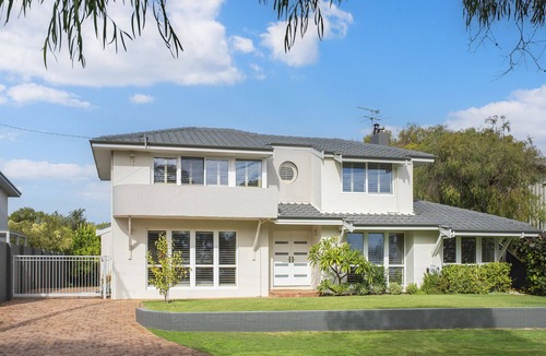 Abbey House | BAWDEN HOUSE - Beachfront Comfort & Style