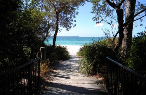 Woollamia House | Bay and Bush Jervis Bay - Nature Retreat