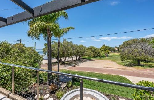 Dunsborough House | Bay Haven