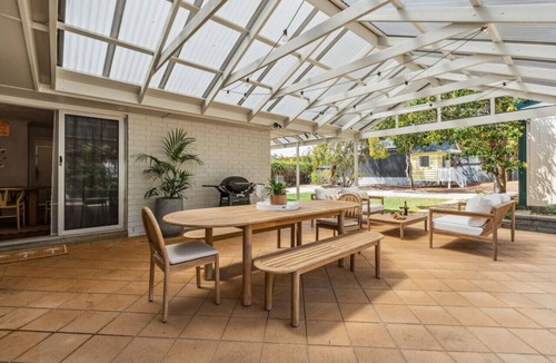 Aldinga Beach House | Bayleaf Retreat~Family & Pet Friendly Beach Escape