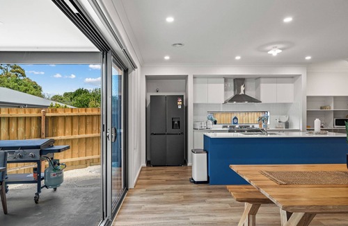 Cowes House | Beach Bliss by Ready Set Stay
