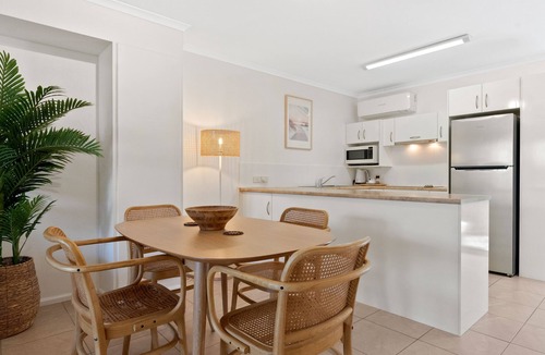 Sunrise Beach Apartment | Beach Breakers Resort
