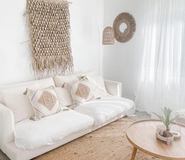 Meikleville Hill Apartment | Beach Bungalow Yeppoon