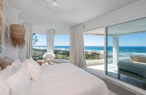 Castaways Beach House | Beach Cabana At Crusoe