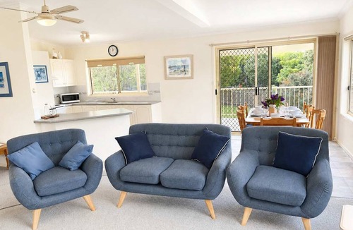 Mollymook Beach House | Beach Dreaming at Mollymook close to Beach