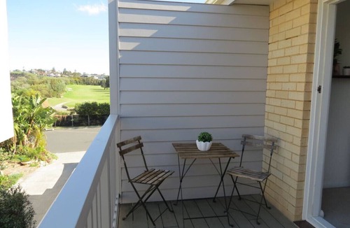 Mona Vale Apartment | Beach | Golf | Location