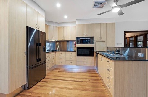 Wamberal House | BEACH HAUS- Beach front, great for family fun!