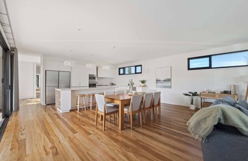 Broadwater House | Beach Haven A Year Round Retreat by the Sea