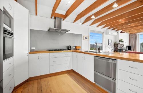 Separation Creek House | Beach House