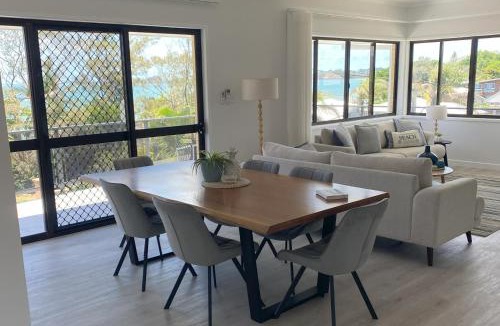 Lammermoor House | Beach House Yeppoon - ARay at Cooee Bay - Apt A