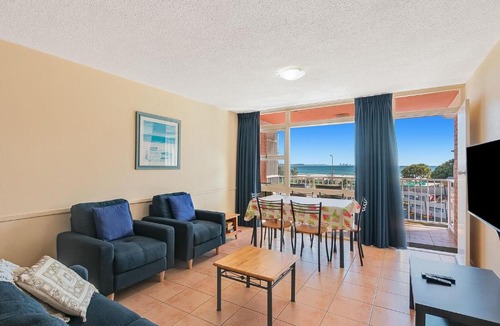 Coolangatta Apartment | Beach Lodge Unit 9
