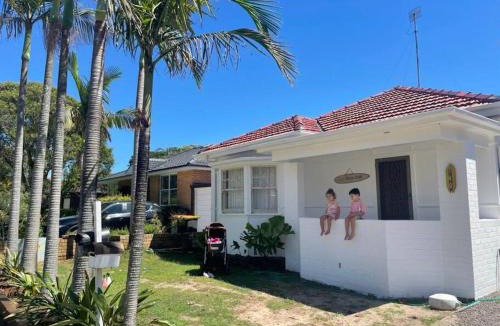 Dolls Point House | Beach shack!