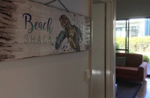 Preston Beach Ski Chalet | BEACH SHACK PRESTON BEACH RESORT - HEATED POOL - FOXTEL - 500M TO BEACH