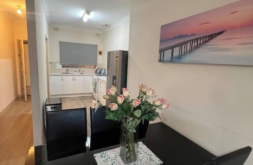 Semaphore Park Apartment | Beach side holiday unit