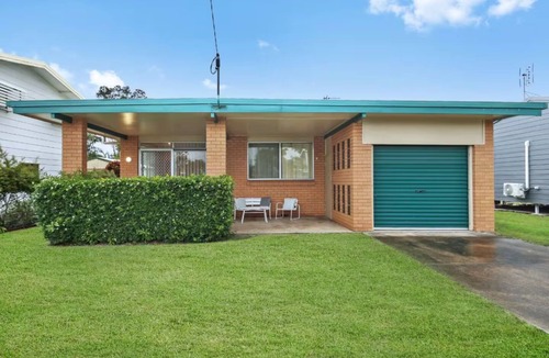 Golden Beach House | Beach Side on Burke - 3BR Pet friendly