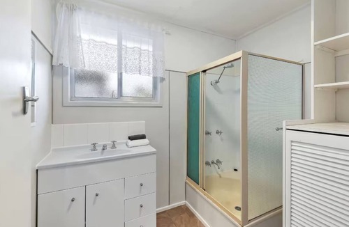 Golden Beach House | Beach Side on Burke - 3BR Pet friendly