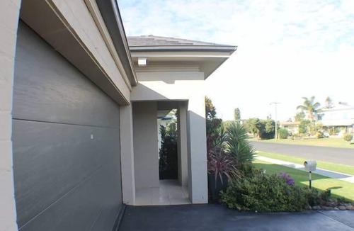 Tomakin House | Beach Side @ Tomakin
