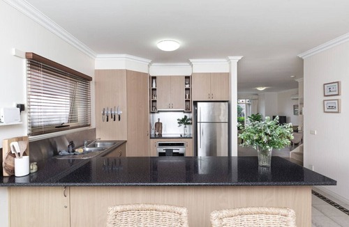 Warrnambool House | `Beach Side` Warrnambool CBD