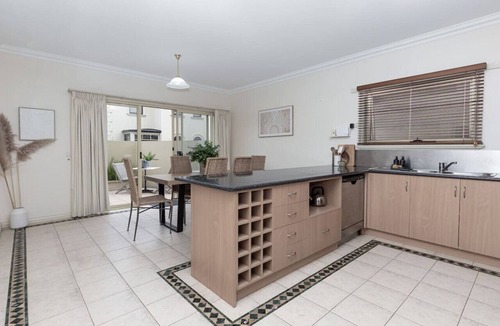 Warrnambool House | `Beach Side` Warrnambool CBD