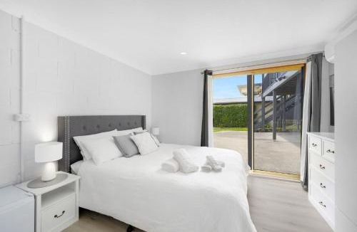 Vincentia Apartment | Beach Views on Excellent Studio 27 - Belle Escapes Jervis Bay