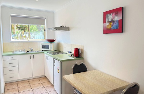 Apollo Bay Hotel | Beachcomber Motel and Apartments Apollo Bay