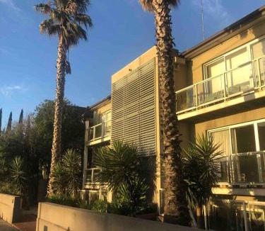 St Kilda West Apartment | Beachfront & access to all St Kilda has to offer