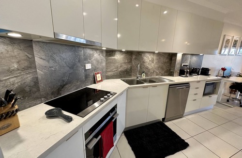 Rapid Creek Apartment | Beachfront Apartment on Nightcliff Foreshore
