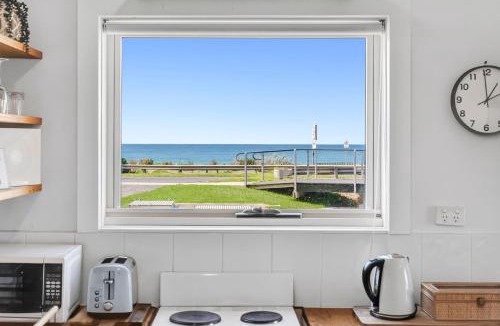 Apollo Bay Apartment | Beachfront Apartment at Apollo