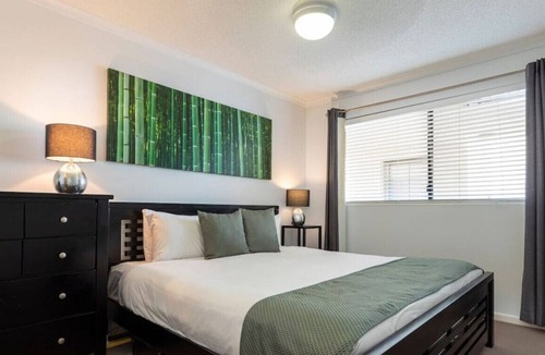 Sunshine Coast House | Beachfront Apartment - Ocean views