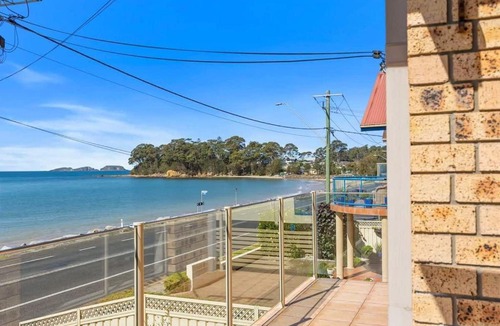 Batehaven Apartment | Beachfront at Batehaven