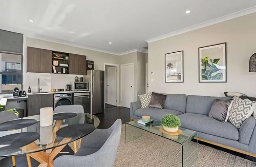 Catherine Hill Bay Apartment | Beachfront Studio Surf Side