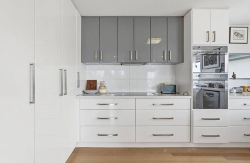 Bellerive House | Beachfront Beauty Bellerive