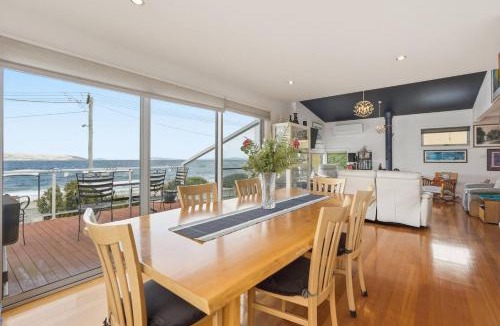 Bellerive House | Beachfront Beauty Bellerive