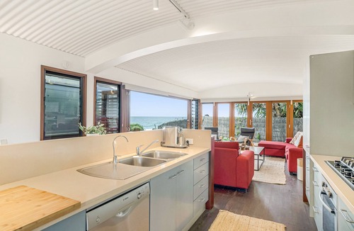 Byron Bay House | Beachfront Belongil Beach