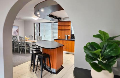 Scarness Apartment | Beachfront Bliss Hervey Bay